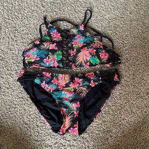 2-piece Swimsuit Halter Top Size L